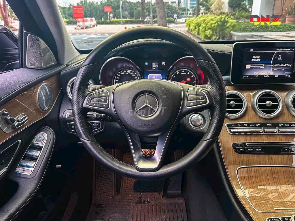 Mercedes C250 Exclusive – Black Edition. Mua bán Ô tô tại Quận 7 Tp Hồ Chí Minh được đăng bởi Cherry hình 6