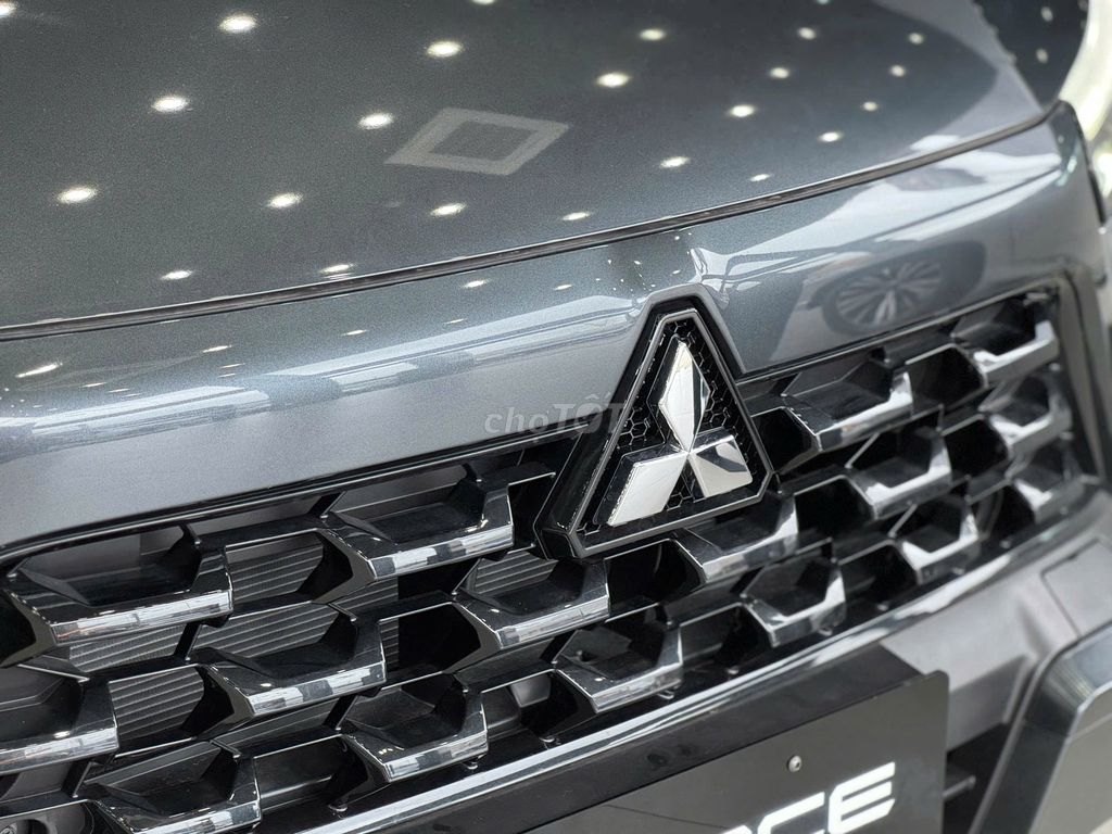 Mitsubishi Xforce Luxury серый
