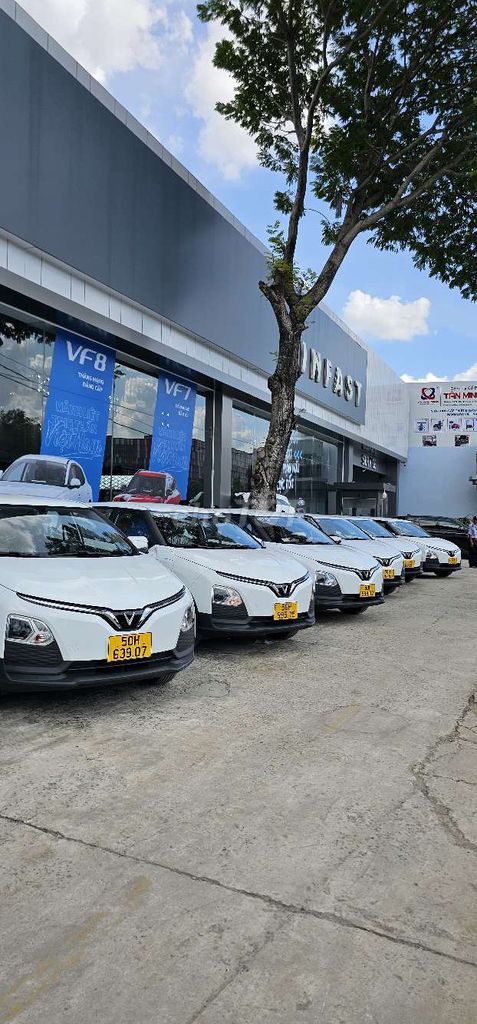 Tuyển lái xe taxi công nghệ Grab tại Bình Dương