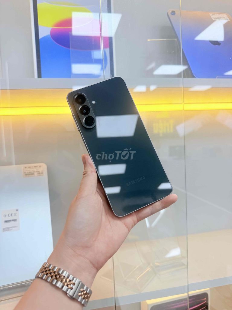 SAMSUNG A56-BẢN 8/256G-VN MÀU BLACK-CÒN BHH. Mua bán Điện thoại tại Thành phố Biên Hòa Đồng Nai được đăng bởi Mobile Di Động Biên Hoà hình 1
