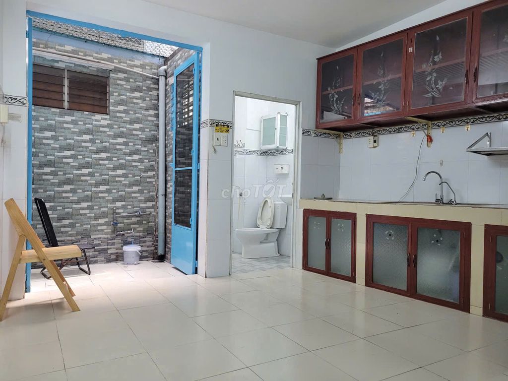 Аренда · 2 комн. · 40 м² · Quận 7, ул. Đường Huỳnh Tấn Phát