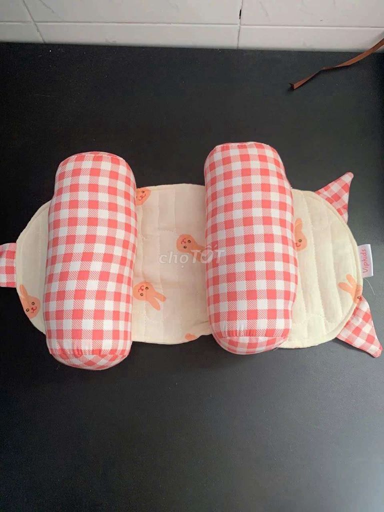 Gối chặn em bé Vipkids Hồng, Trắng. Mua bán Mẹ và bé tại Huyện Thạnh Phú Bến Tre được đăng bởi huỳnh ngọc hình 1