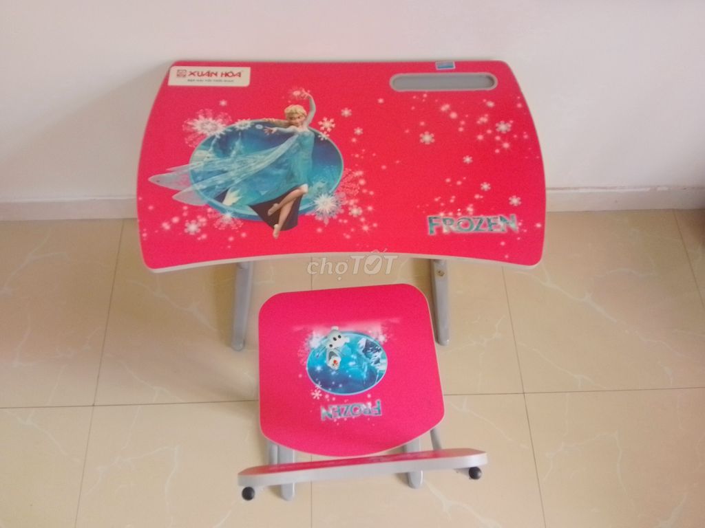 Bộ bàn học Xuân Hòa . Mua bán Bàn ghế tại Thành phố Thủ Đức Tp Hồ Chí Minh được đăng bởi Trần Đăng Thư hình 1