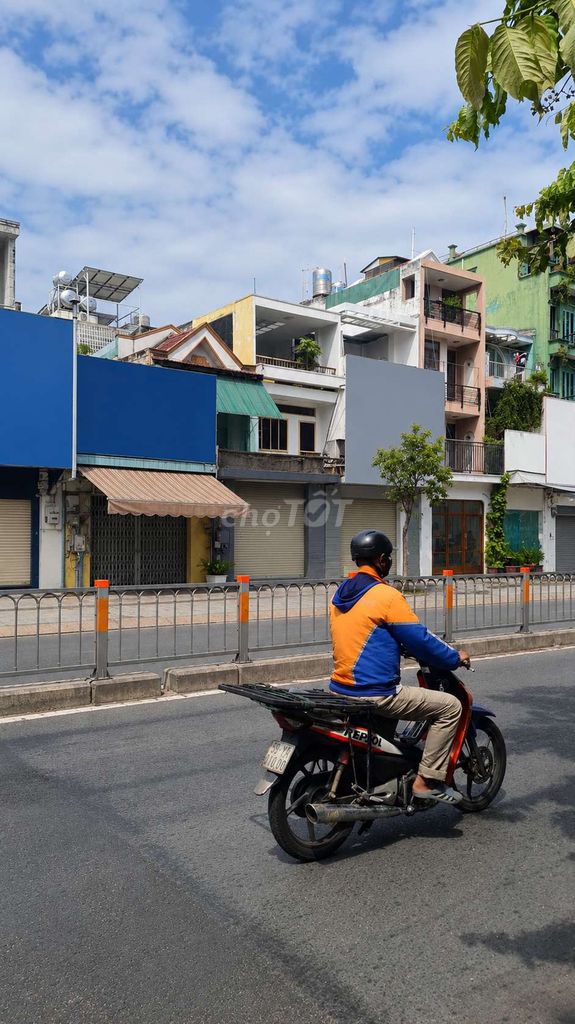 NHÀ NGUYÊN CĂN MẶT TIỀN PHAN VĂN TRỊ 4,3X25 TRỆT LẦU