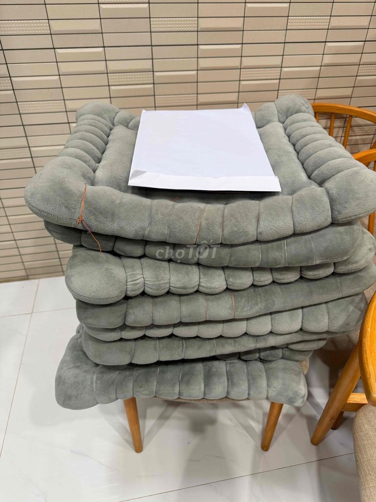 Đệm ghế Vải Xám Mềm mại. Mua bán Giường, chăn ga gối nệm tại Thành phố Buôn Ma Thuột Đắk Lắk được đăng bởi Lê Anh Vinh hình 1