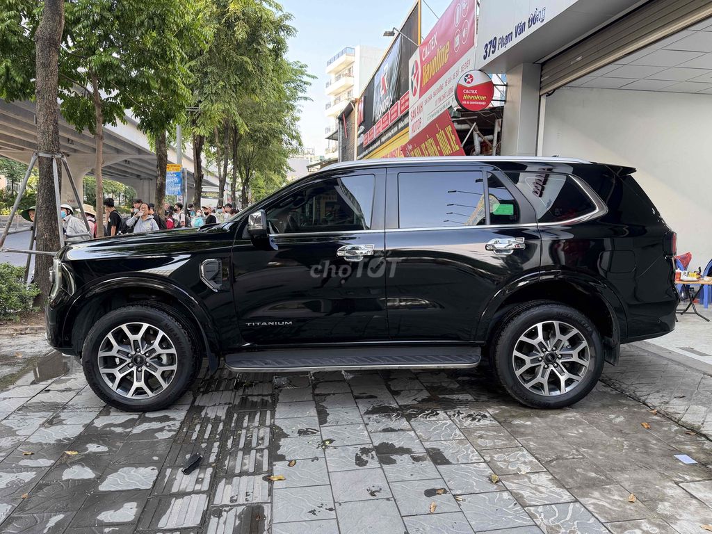 Ford Everest Titanium 2024 4x4 Plus 50000 км Черный