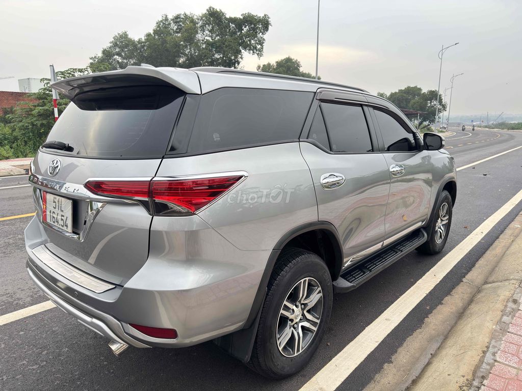 Toyota Fortuner 2017 2.7V 4x2 - 50 km. Mua bán Ô tô tại Quận 12 Tp Hồ Chí Minh được đăng bởi Nguyen van nhut hình 5