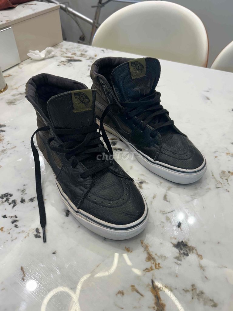 Giày thể thao Vans nam da thật size 41 chính hãng. Mua bán Giày dép tại Quận Bắc Từ Liêm Hà Nội được đăng bởi vivuthrift hình 1