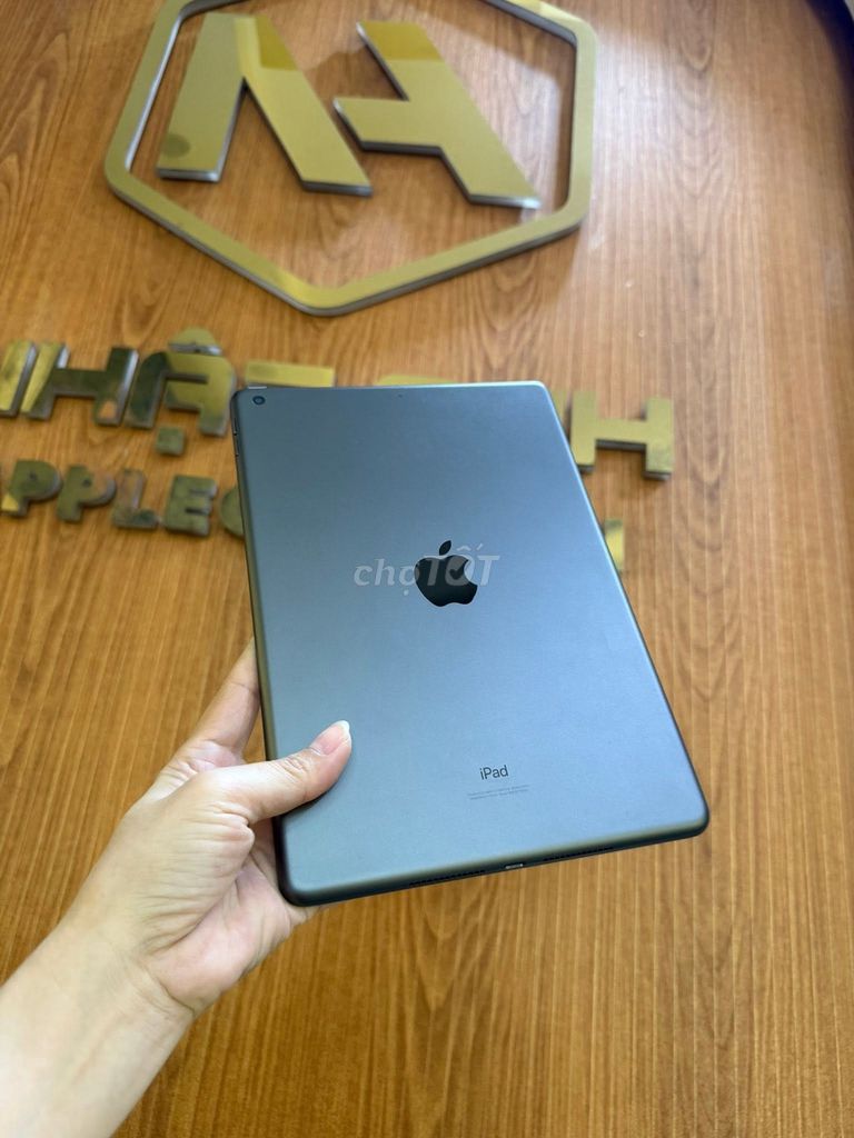 Apple iPad Gen 8 Wifi 32GB Xám Đã sử dụng. Mua bán Máy tính bảng tại Quận Gò Vấp Tp Hồ Chí Minh được đăng bởi Nguyễn Thị Thu Hiền hình 1