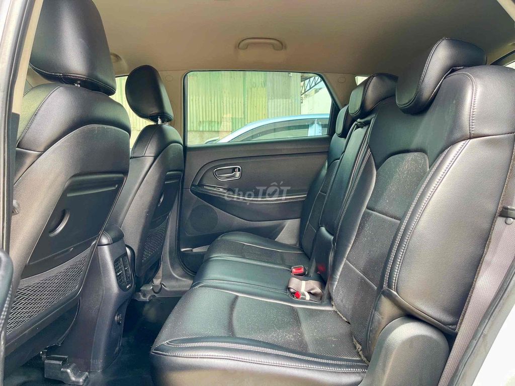 Kia Rondo Bạc 7 chỗ Số tự động. Mua bán Ô tô tại Quận Bình Tân Tp Hồ Chí Minh được đăng bởi Tài hình 8