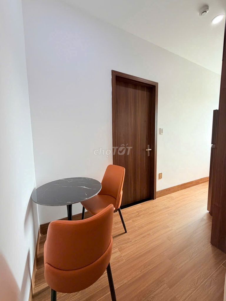 Sea-view 1-bedroom apartment steps from Nguyễn Tất Thành beach — photo 6