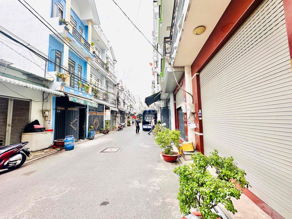 Nhà 4 tầng MT hẻm nhựa 8m thông đường Thới An 05. P. Thới An Q12