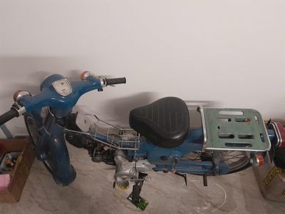 Honda Cub 50 Xanh Đã sử dụng. Mua bán Xe máy tại Quận Ninh Kiều Cần Thơ được đăng bởi Phạm Thị Thu Hồng