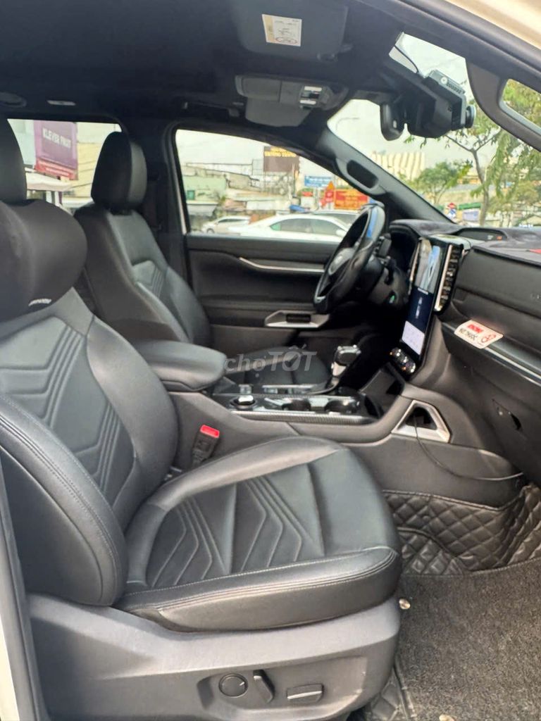 Ford Everest Titanium 2.0L 4x2 AT 2022- 20000 km. Mua bán Ô tô tại Quận 3 Tp Hồ Chí Minh được đăng bởi Trần Hoàng Long hình 10