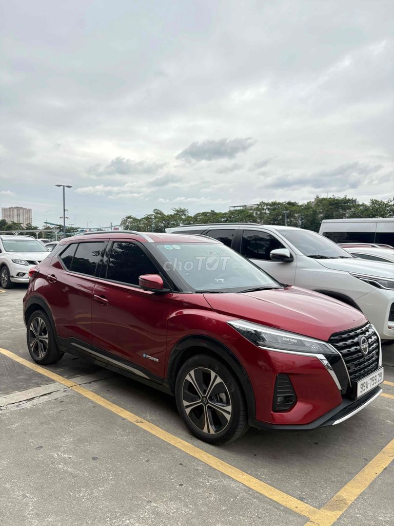 Nissan Kicks Đỏ 40000 km. Mua bán Ô tô tại Huyện Gia Lâm Hà Nội được đăng bởi Phuc Frost hình 4