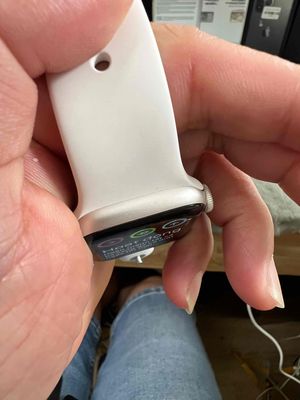 Apple watch Se 2 40 gps zin đẹp nguyên áp. Mua bán Thiết bị đeo thông minh tại Quận Đống Đa Hà Nội được đăng bởi Lê Khuyến