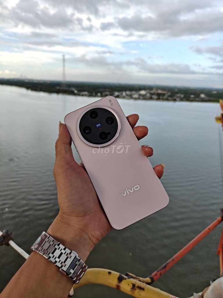 Vivo X200 Pro 12GB/256GB Hồng 99%. Mua bán Điện thoại tại Quận 7 Tp Hồ Chí Minh được đăng bởi Trần Long hình 1