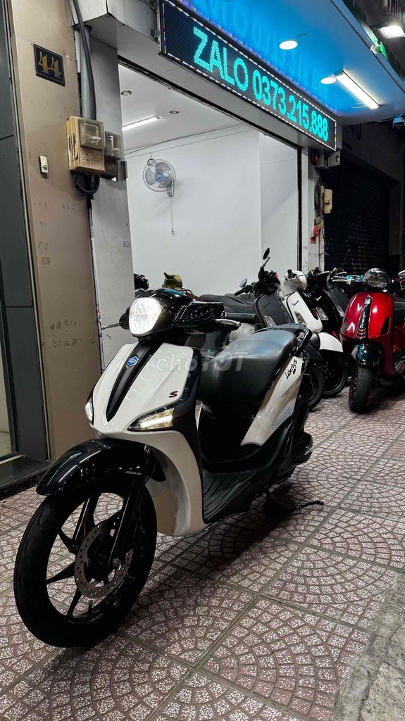 Libety Trắng Đen Spot 2022 ngay chủ công chứng. Mua bán Xe máy tại Quận Phú Nhuận Tp Hồ Chí Minh được đăng bởi VESPA  PIAGGIO BẢO HƯNG Vespa cũ trả góp  hình 6