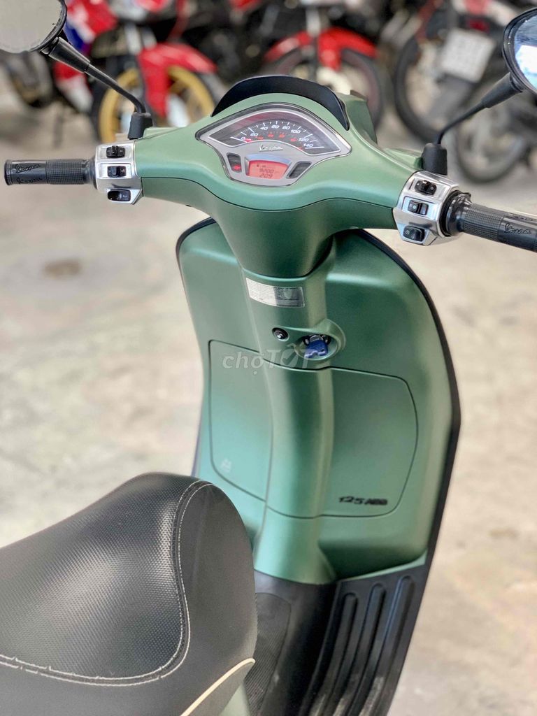 🔥Vespa Sprint 125 ABS 2018 xanh rêu nhám chuẩn zin. Mua bán Xe máy tại Thành phố Thủ Đức Tp Hồ Chí Minh được đăng bởi iMotorbike Khương Phan hình 9
