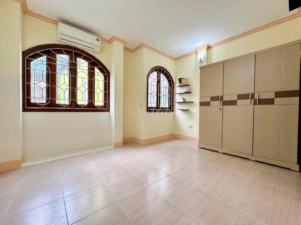 cho thuê cả nhà 5 tầng 3 ngủ khách bếp