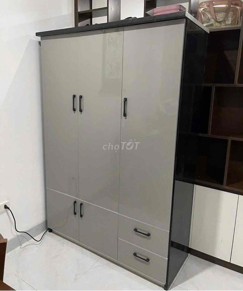 Tủ quần áo Nhựa Đài Loan Xám 1m25x1m8. Mua bán Tủ, kệ gia đình tại Thành phố Dĩ An Bình Dương được đăng bởi Hong Le hình 1
