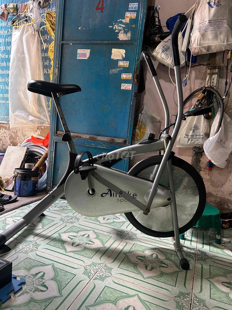 xe tập thể dục thể thao trong nhà Ari Bike
