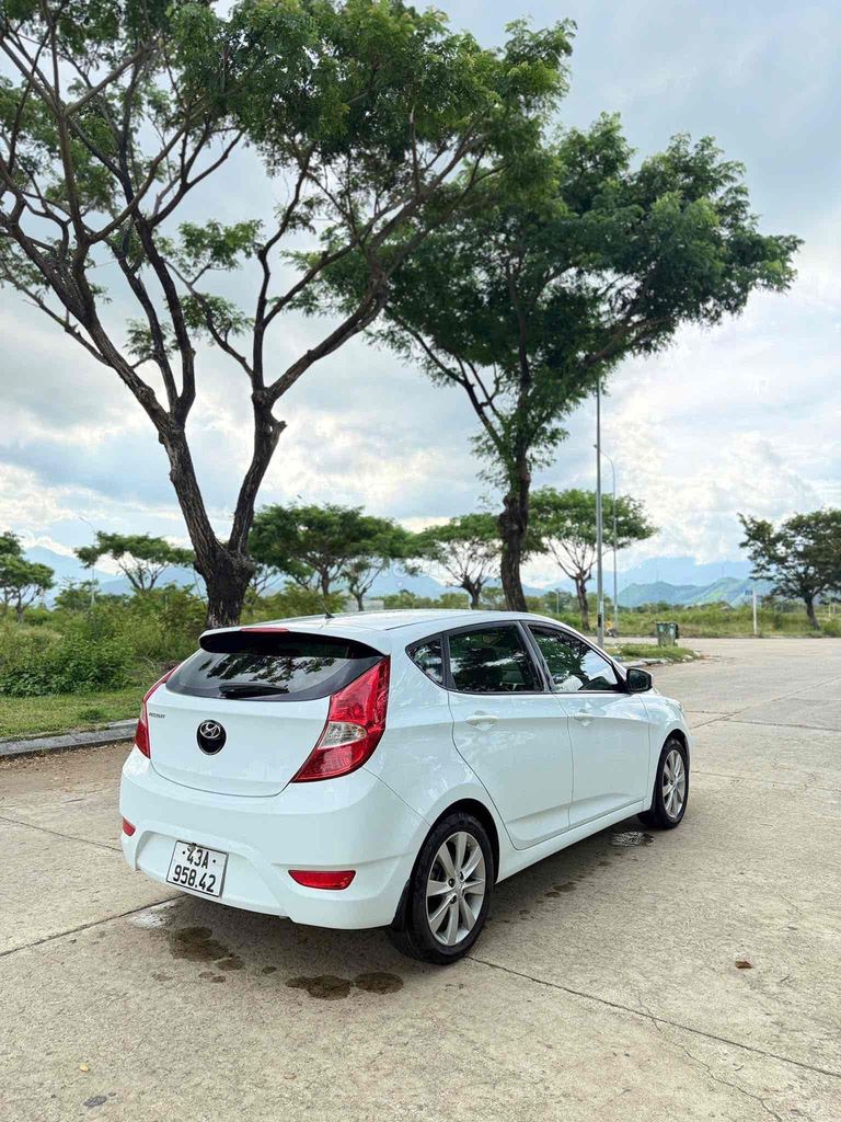 Hyundai Accent 2014 1.4 AT Hatchback - 5 km. Mua bán Ô tô tại Quận Liên Chiểu Đà Nẵng được đăng bởi phương bùi  hình 3