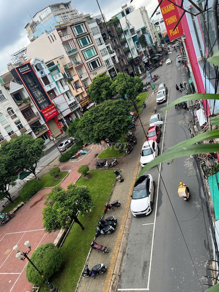 Căn Hộ Dịch Vụ, 1 PN Riêng Biệt, Ban Công View Công Viên, Ngay CMT8 cách mạng tháng tám, Phường 12, Quận 10, Tp Hồ Chí Minh Quận 10 Tp Hồ Chí Minh