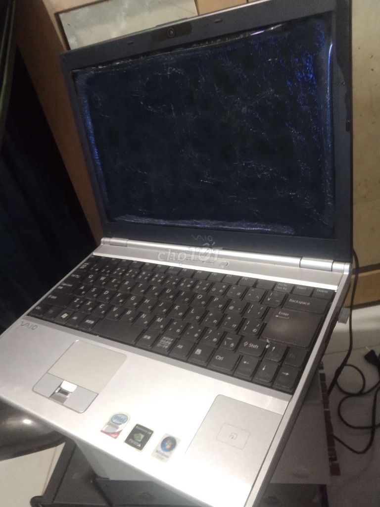 Sony Vaio Bạc Hư màn hình. Mua bán Laptop tại Huyện Châu Thành Bến Tre được đăng bởi Nguyễn Hoàng Thái Tâm  hình 1