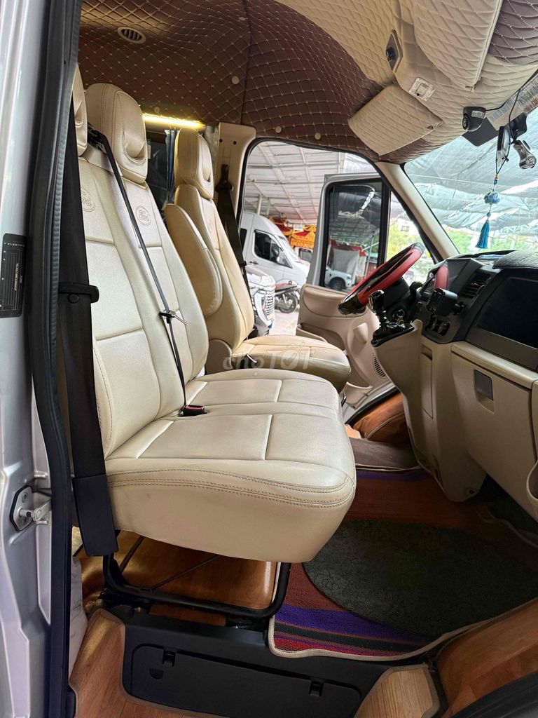 Ford Transit 16 мест 2018 дизель серебристый
