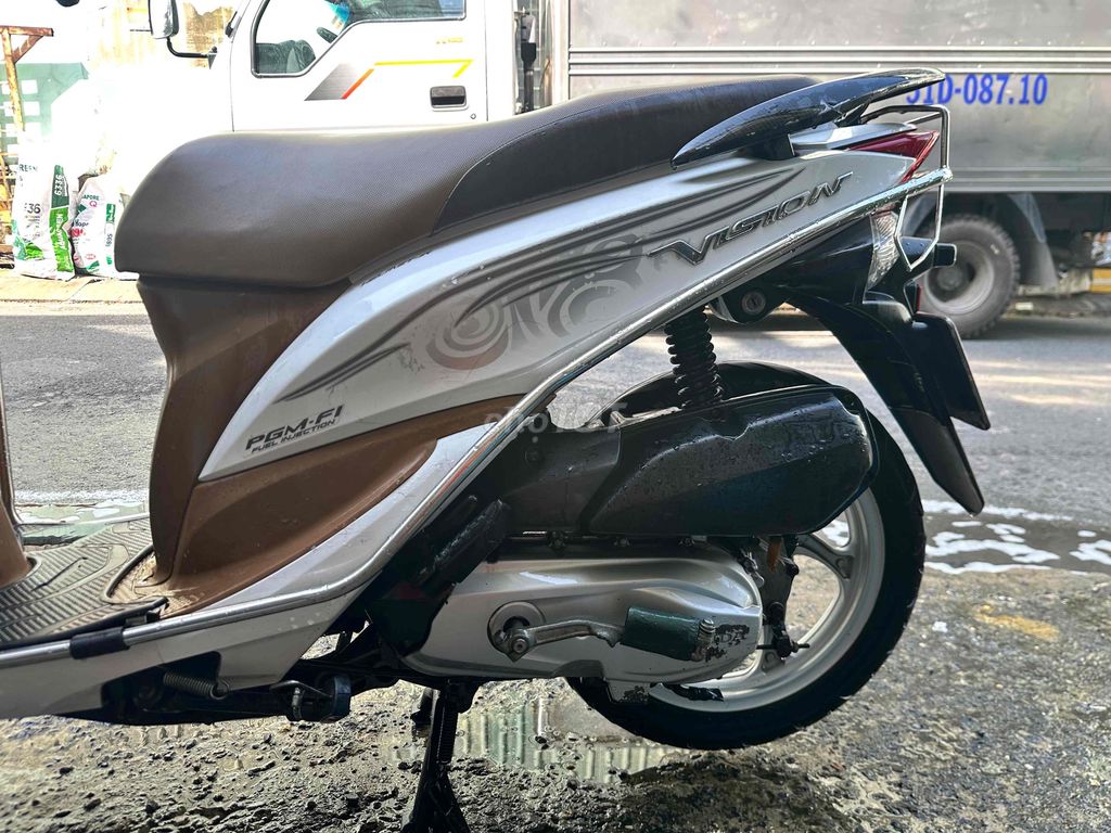 Vision 2014 limited, màu trắng, nguyên zin,2 chìa. Mua bán Xe máy tại Quận Bình Tân Tp Hồ Chí Minh được đăng bởi Đông hình 8