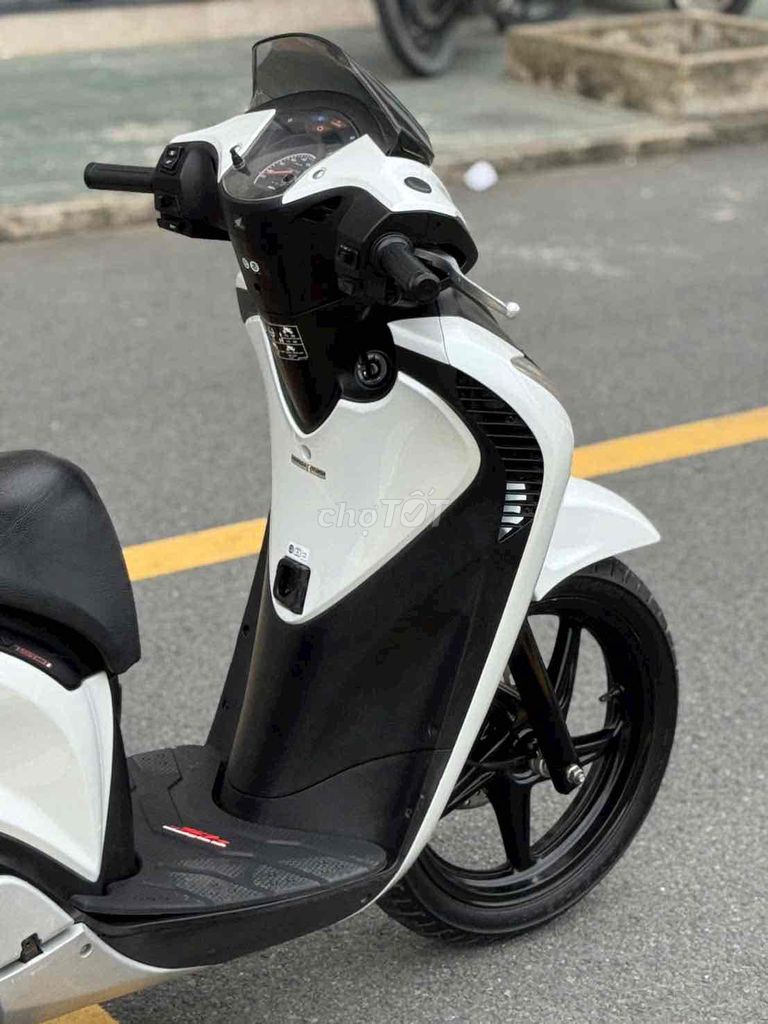 SH150i ý sm 106 đăng ký 2012 chưa rớt đầu. Mua bán Xe máy tại Thành phố Thủ Đức Tp Hồ Chí Minh được đăng bởi Tòng Nguyễn hình 5