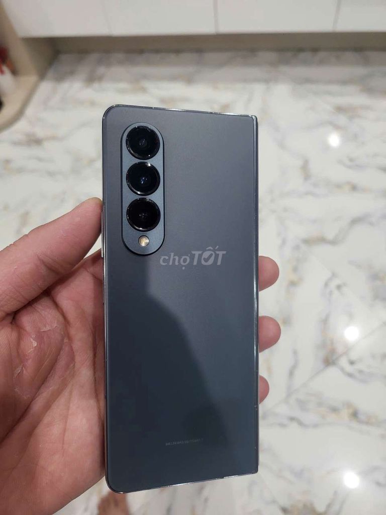 Samsung Galaxy Z Fold4 Xám 2 sim. Mua bán Điện thoại tại Quận Hoàng Mai Hà Nội được đăng bởi Trần Quang Tuấn hình 1