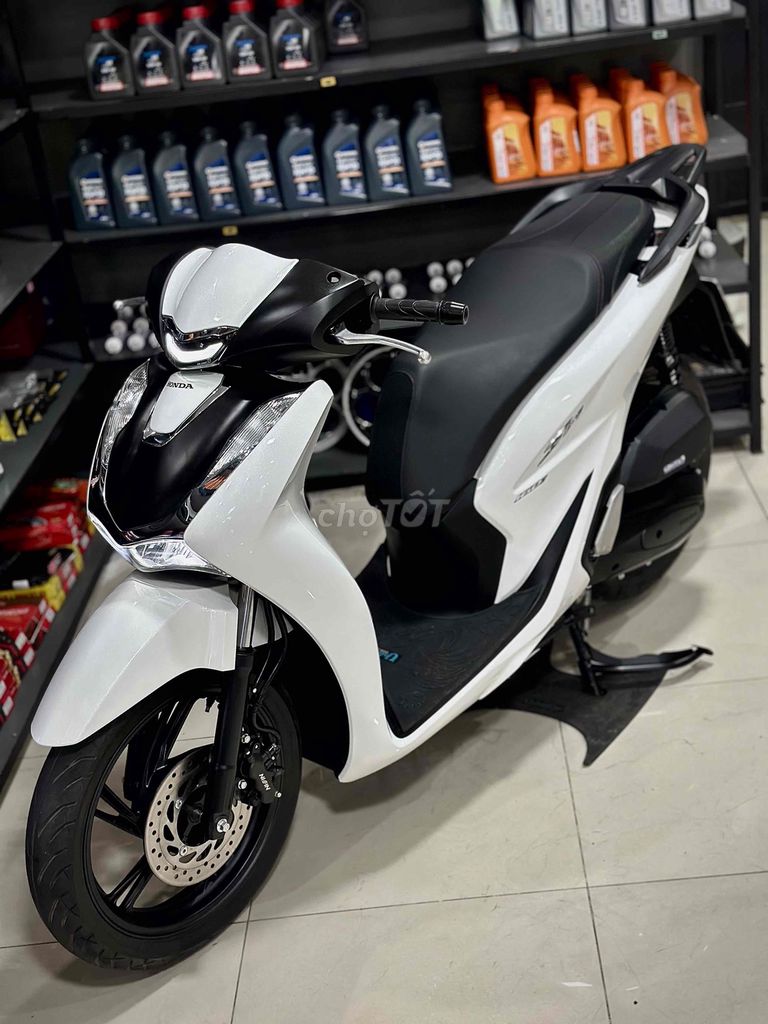 Sh125i 2024 Odo8k Lướt chính chủ ( Hỗ trợ GÓP ) 🔥🔥. Mua bán Xe máy tại Thị xã Phú Mỹ Bà Rịa - Vũng Tàu được đăng bởi Cửa Hàng Xe Máy Phú Mỹ hình 1