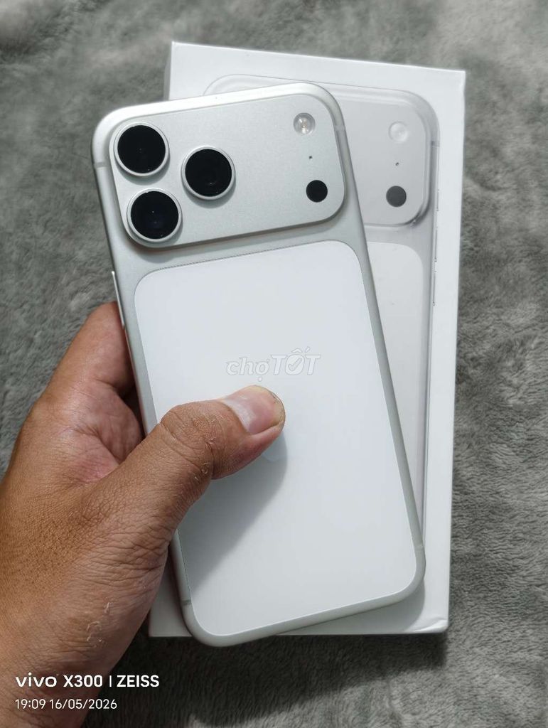 Apple iPhone 17 Pro Max 256GB Bạc VN zin óc. Mua bán Điện thoại tại Thành phố Vĩnh Long Vĩnh Long được đăng bởi Duy Kha MOBILE hình 1