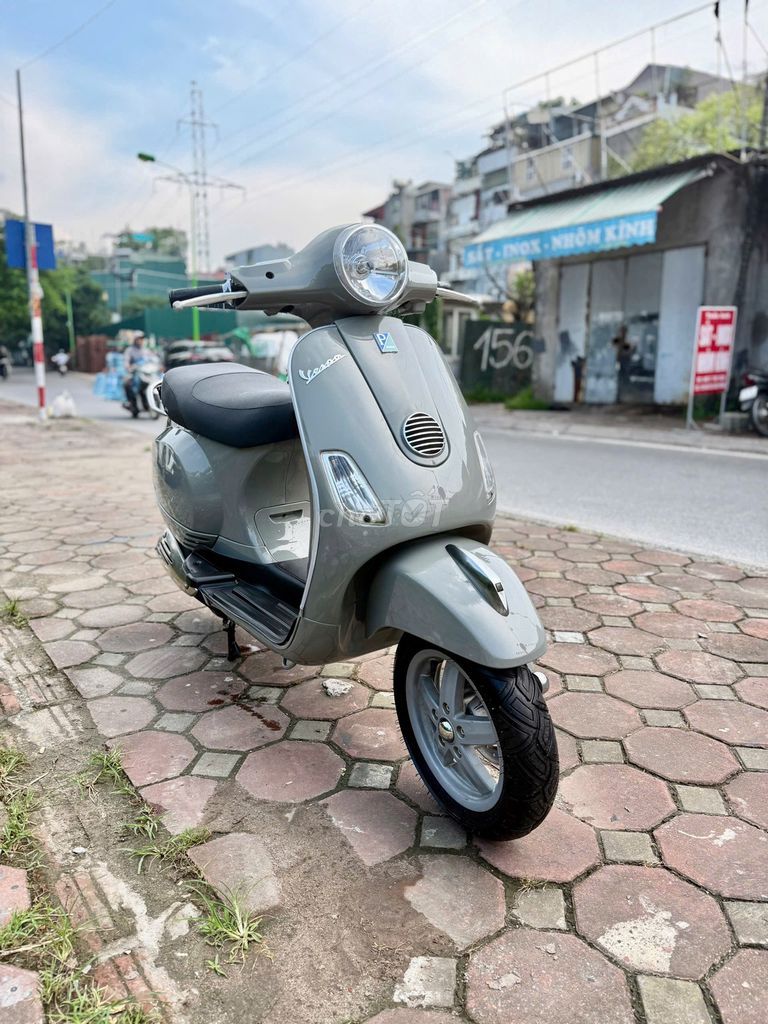 Vespa LX  ie 2012 xanh xi măng biển Ba Đình. Mua bán Xe máy tại Quận Hoàng Mai Hà Nội được đăng bởi Trường Giang Phạm hình 4