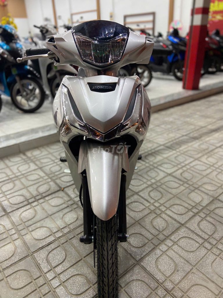 HONDA FUTURE MẪU LED BẠC ĐEN 2025. Mua bán Xe máy tại Huyện Đức Hòa Long An được đăng bởi Xemay Trung Đức Phát hình 1