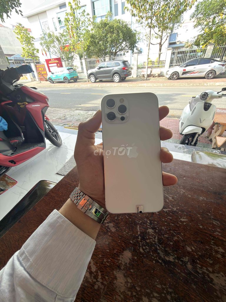 Apple iPhone 12 Pro Max 128GB Trắng Mỹ Đã sử dụng. Mua bán Điện thoại tại Thành phố Trà Vinh Trà Vinh được đăng bởi Cầm đồ Thành Ngân hình 1