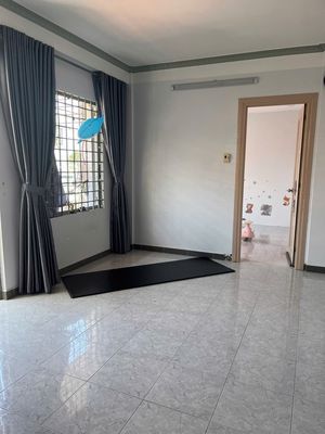 Bán Gấp Chung cư 70m2- đường Hòa Hưng Q10- SHR