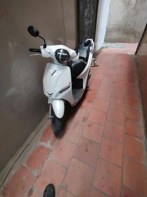 Xe máy điện VinFast Feliz 2021 màu trắng. Mua bán Xe điện tại Huyện Phú Xuyên Hà Nội được đăng bởi Mua bán xe máy điện Vinfast
