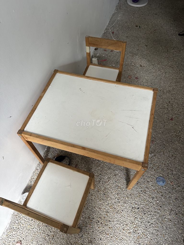 THANH LÝ  BÀN GHẾ GỖ - THẢM CHỐNG TRƯỢT HỒ BƠI. Mua bán Bàn ghế tại Thành phố Thủ Đức Tp Hồ Chí Minh được đăng bởi Đoàn Như hình 1