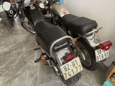 Suzuki GN125 Đen Cổ điển