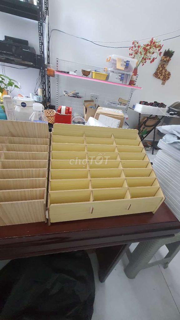 Kệ trưng bày gỗ. Mua bán Tủ, kệ gia đình tại Quận Bình Tân Tp Hồ Chí Minh được đăng bởi Hoàng Kim hình 1
