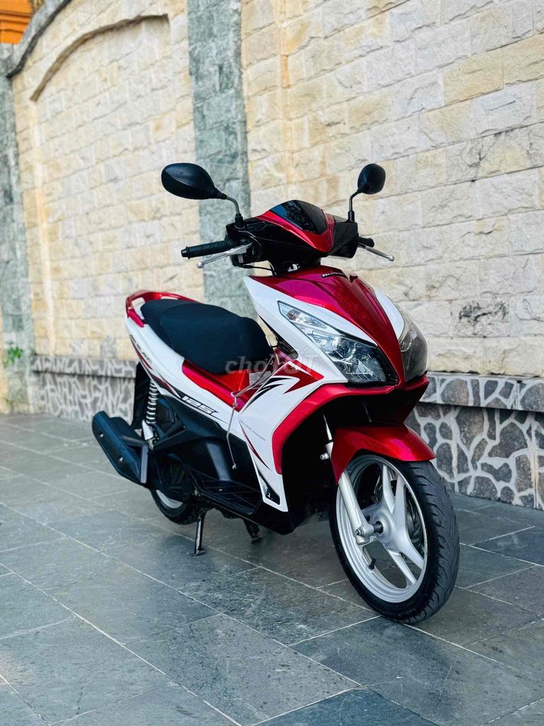 Honda Airblade 125fi 2015, оформление и новые номера