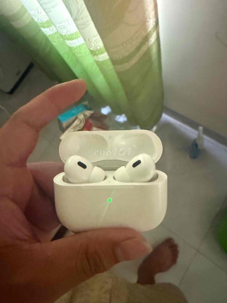 Tai nghe Apple AirPods Pro 2 Trắng. Mua bán Tivi, Âm thanh tại Quận Sơn Trà Đà Nẵng được đăng bởi nguyễn vân hình 1