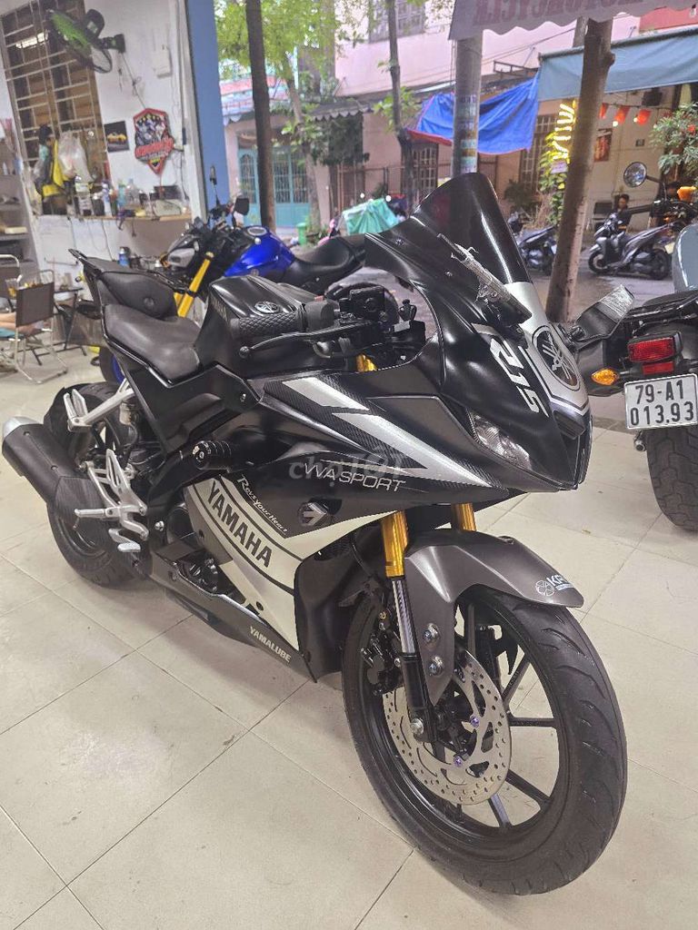 Yamaha R15v3 2021 Đen Bạc. Mua bán Xe máy tại Quận Thanh Khê Đà Nẵng được đăng bởi Quý Moto Cycle 21 điện biên phủ Đà Nẵng hình 2
