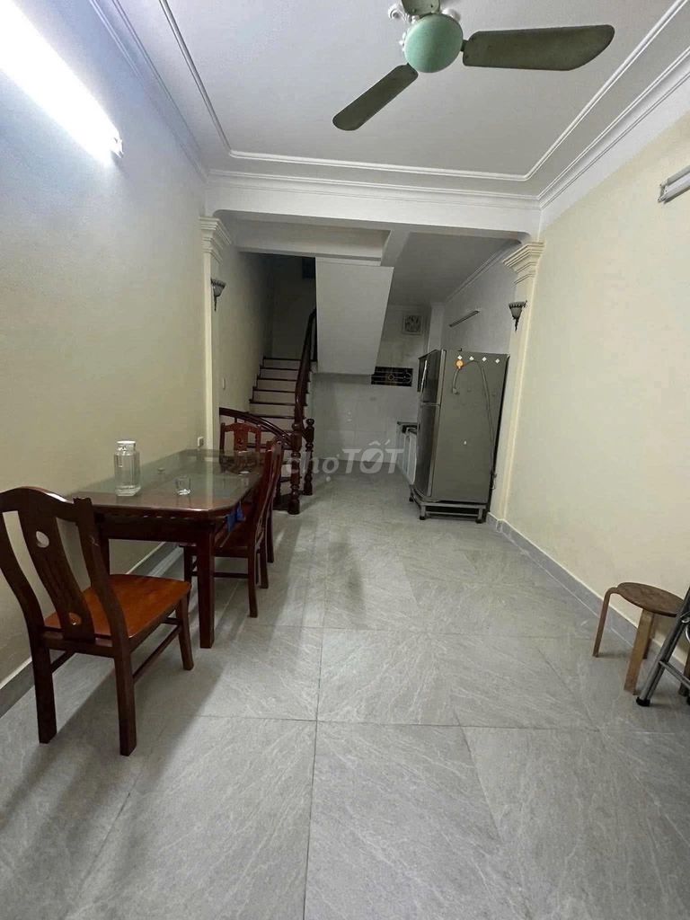 Дом в аренду в Тинь Хао 1, 33 м² x 4 этажа, 3 спальни