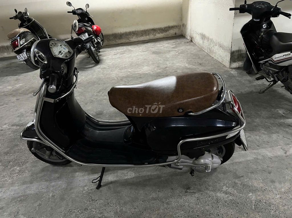 Piaggio Vespa 2006 Đen. Mua bán Xe máy tại Quận Đống Đa Hà Nội được đăng bởi La Vinh hình 4