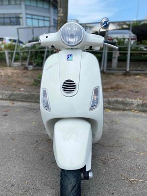 piaggio vespa trắng xe đẹp chạy ít. Mua bán Xe máy tại Quận Nam Từ Liêm Hà Nội được đăng bởi Lan Phương