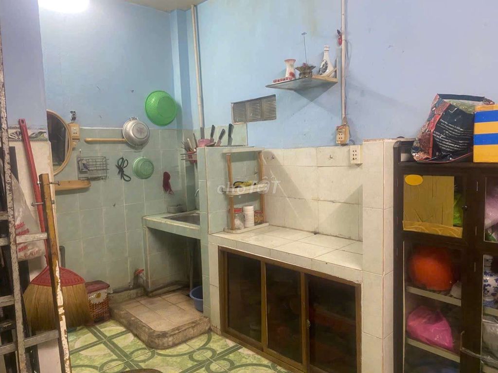 Хостел с фасадом в Дуонг Тхи Ту